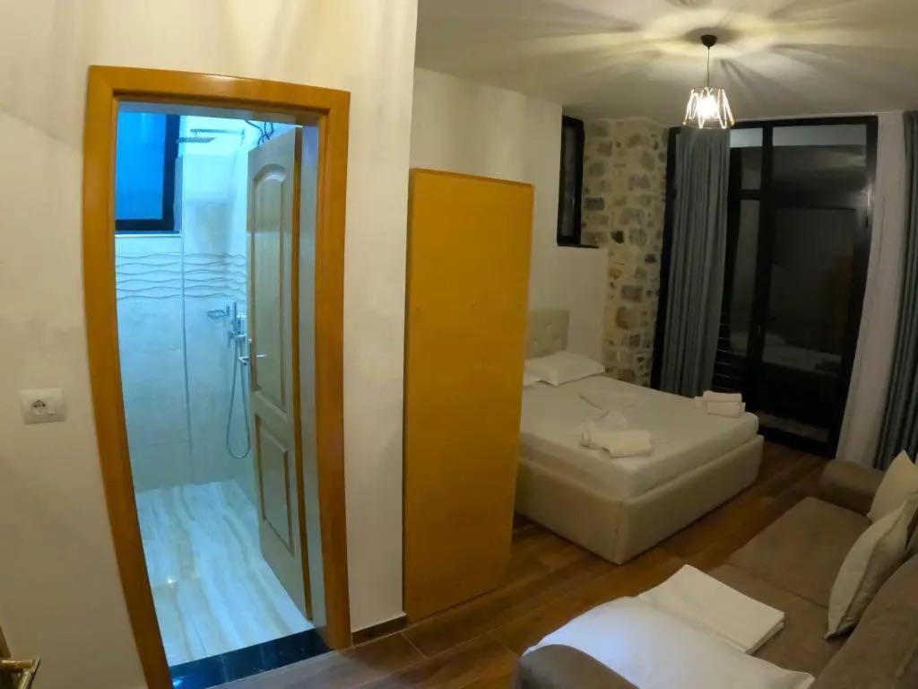 Bujtina Vrenezi Hotel Peshkopi Luaran gambar