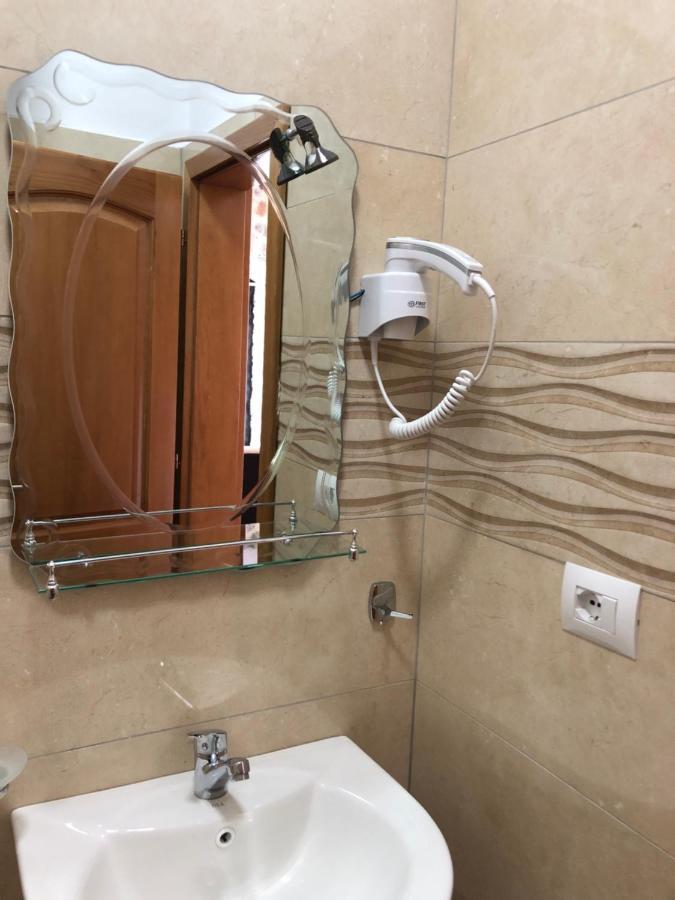 Bujtina Vrenezi Hotel Peshkopi Luaran gambar